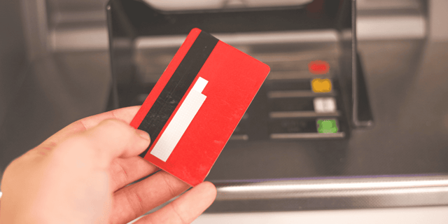 Kenapa Syarikat Pinjaman Wang Berlesen Pegang Kad ATM